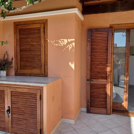 Casa Sibilla Bi-Locale Con Terrazza A 60 Metri Dal Mare Appartement Marinella  Buitenkant foto